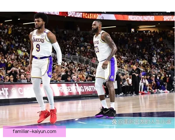 NBA焦点战詹姆斯率队逆转取胜掀起季后赛争夺高潮东西部格局再生变数