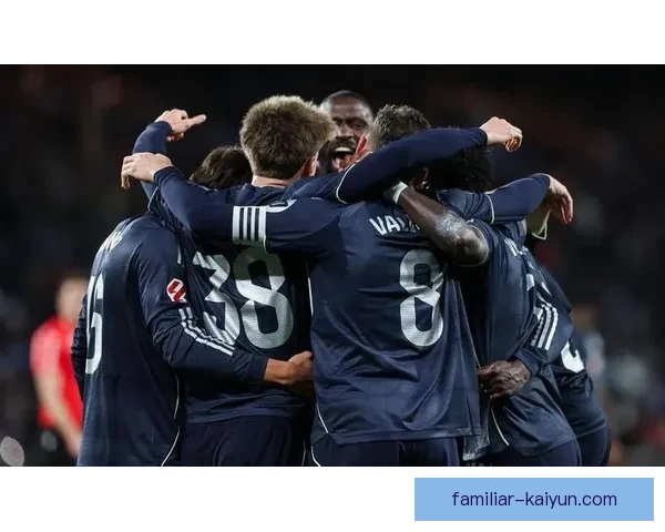 豪门对决再掀欧冠风云新星闪耀引爆足坛热议球迷期待巅峰之战来临