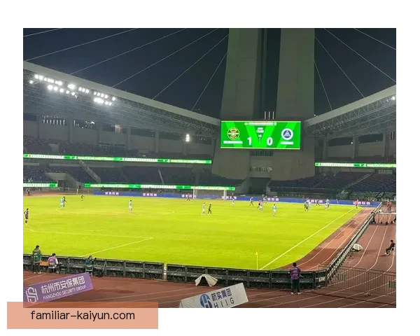 足球世界震撼变动 新星崛起势不可挡 传奇球员或将退役离开绿茵场